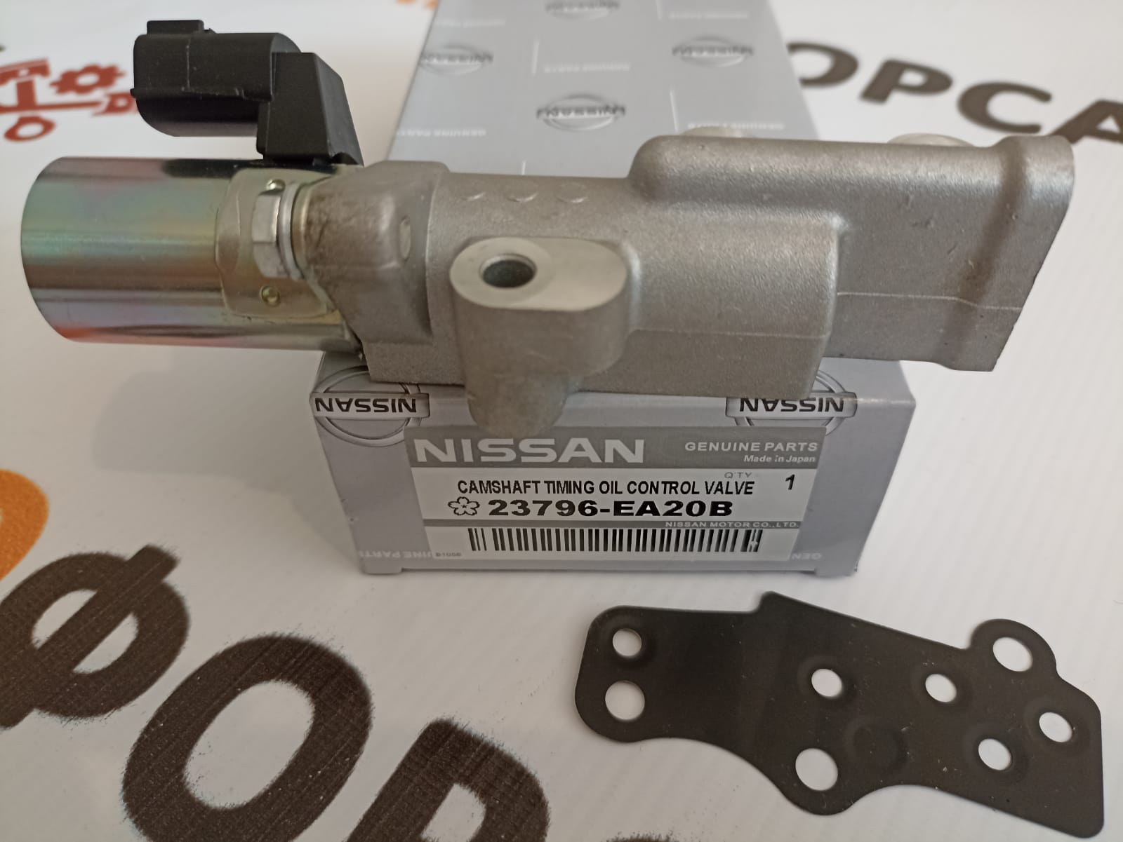 Клапан VVT-I левый Nissan VQ23DE/VQ35DE 23796-EA20B